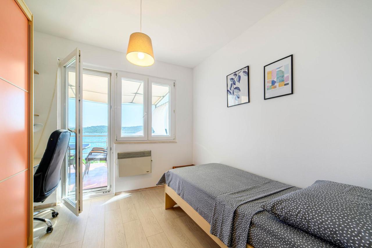 Apartment Seaside Zaboric Exterior photo